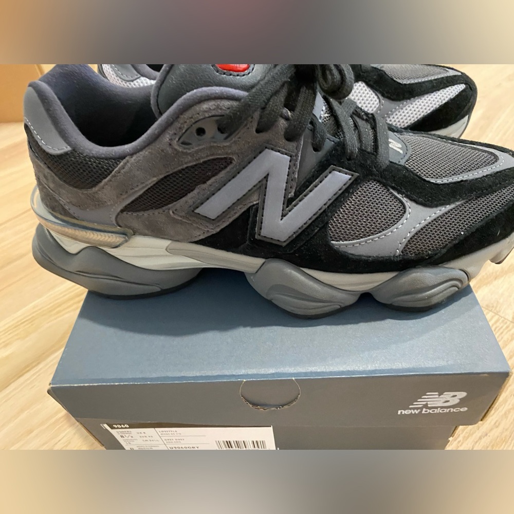 Mens New Balance 9060